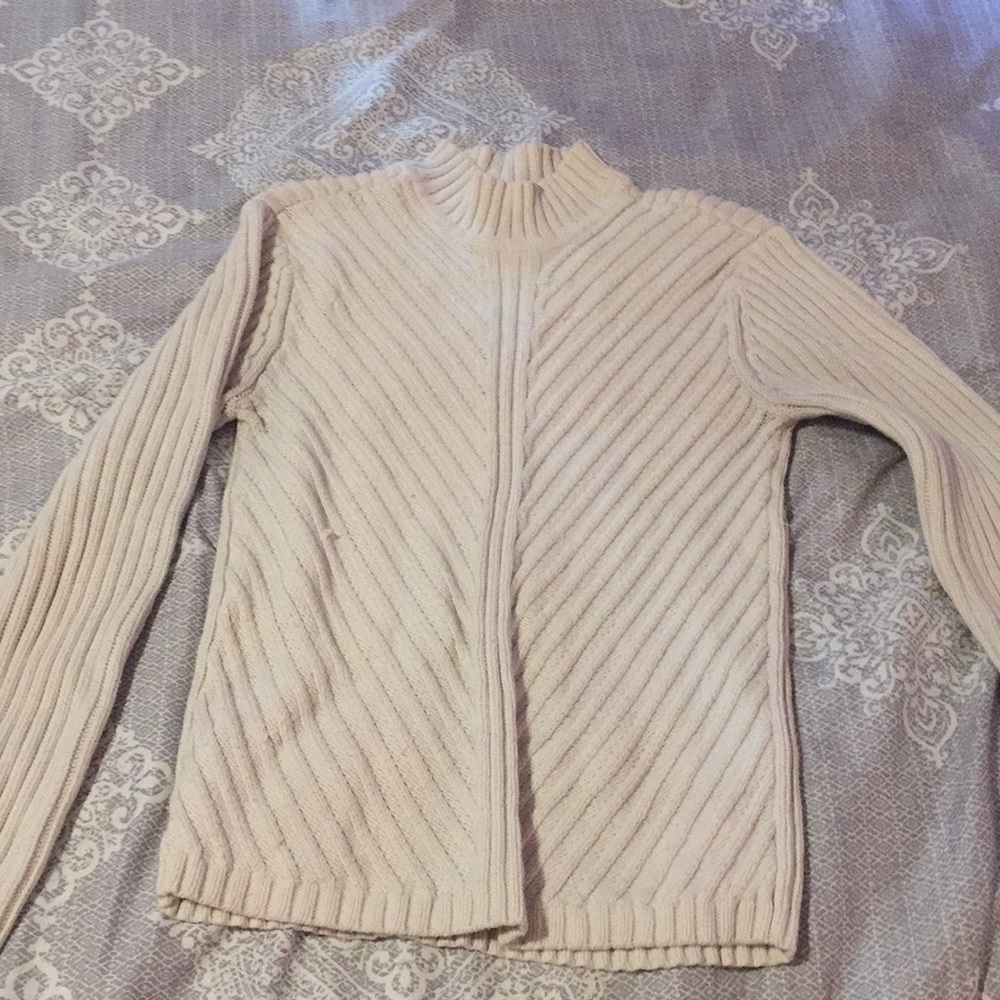 White knit sweater
